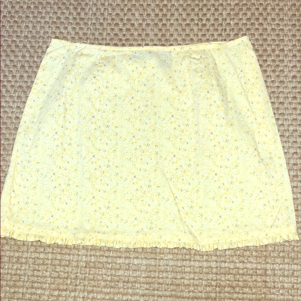 NWOT Women’s side Zip Size 11/12 Mini Skirt.